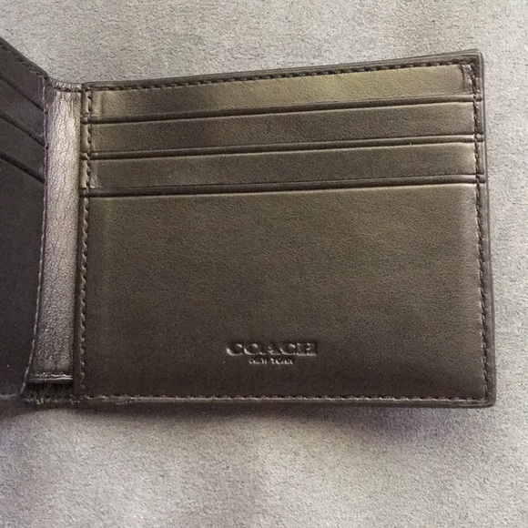 NWOT Men’s Coach Varsity Wallet - Picture 3 of 7